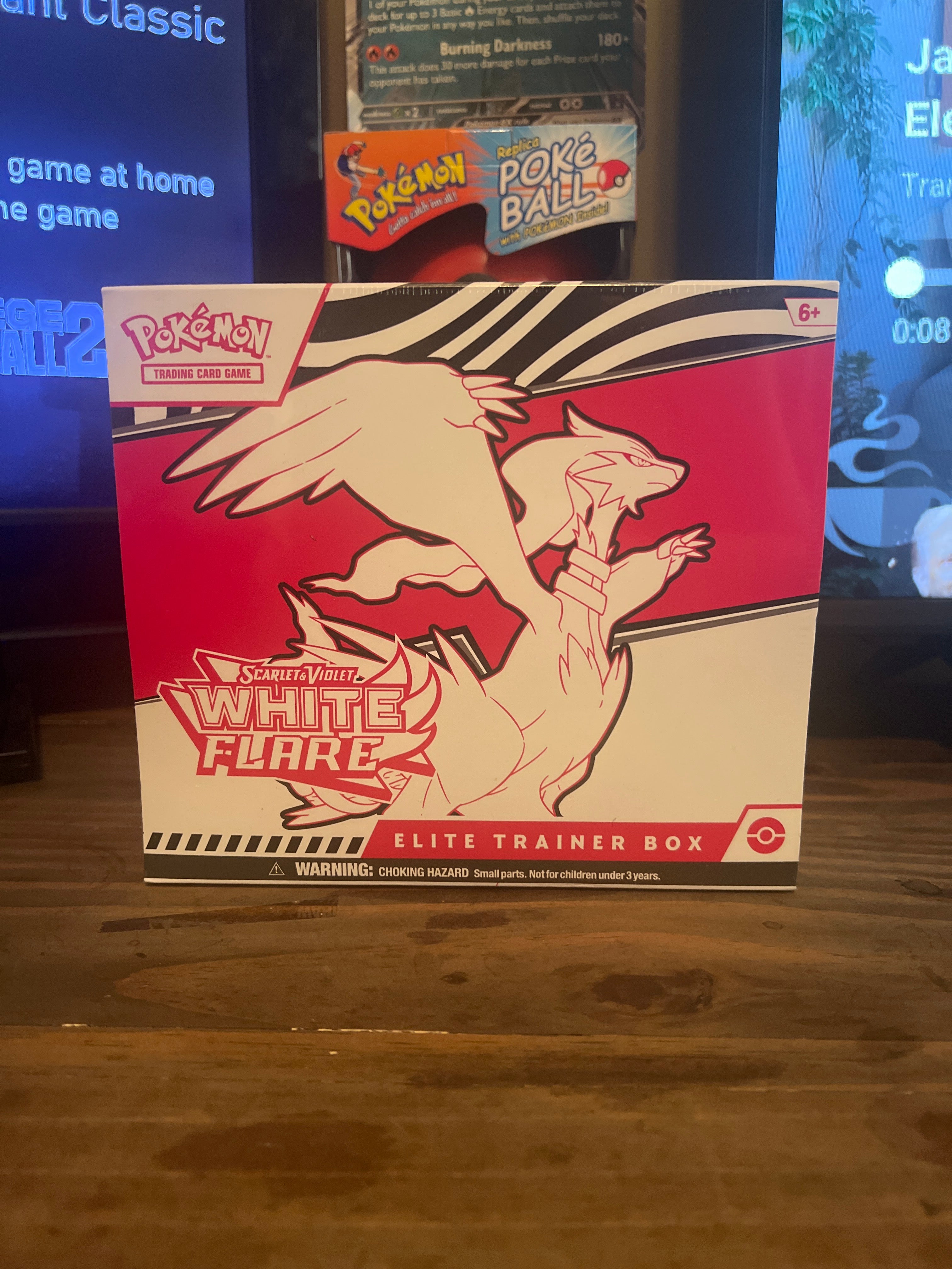 Pokemon White Flare Elite Trainer ETB - SV 10.5